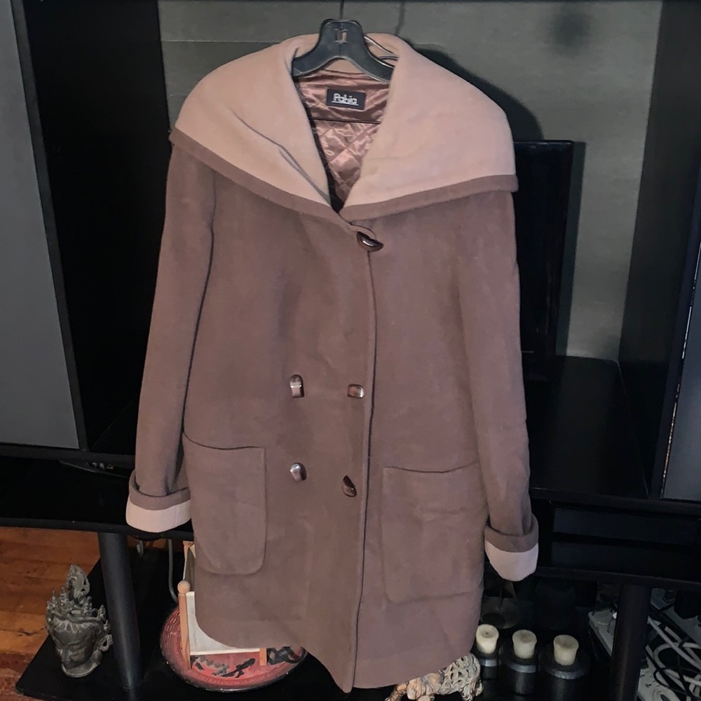 Italian made Cashmere and Angora 3/4 coat deep side pockets size 42 great cond